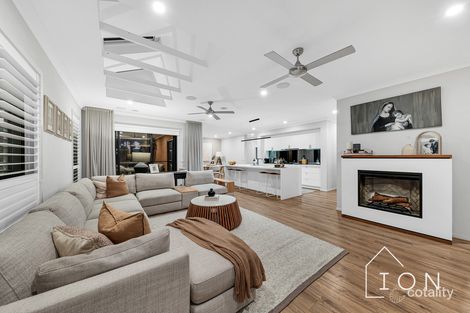 Property photo of 47 Flagstaff Crescent Clyde North VIC 3978