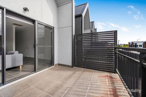 Property photo of 8 Ripplebrook Walk Pakenham VIC 3810