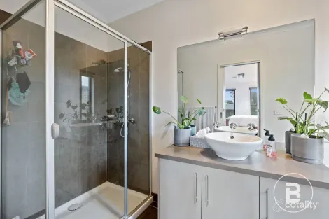 Property photo of 24 St George Park Drive Kangaroo Flat VIC 3555