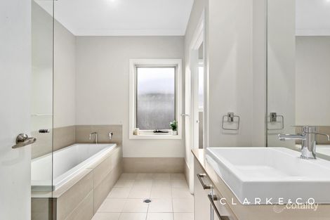 Property photo of 37 Grasshawk Drive Chisholm NSW 2322