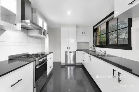 Property photo of 2/2 Adamson Road Beaconsfield VIC 3807