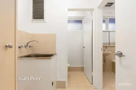 Property photo of 11/57-59 Lansdowne Road St Kilda East VIC 3183