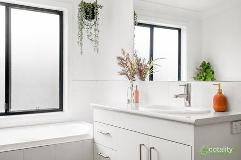 Property photo of 41A Bella Street Cashmere QLD 4500
