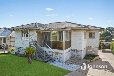 Property photo of 25 Curve Avenue Wynnum QLD 4178