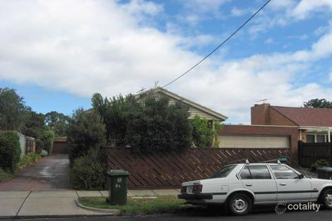 2/5 St Huberts Rd, Carnegie, VIC 3163