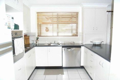 Property photo of 4 Gidgee Street Hillvue NSW 2340