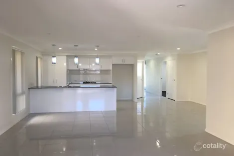 Property photo of 16 Turner Crescent Ormeau Hills QLD 4208