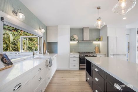 Property photo of 4 Poinciana Boulevard Broadbeach Waters QLD 4218