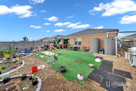 Property photo of 10 Warunda Parade Point Cook VIC 3030