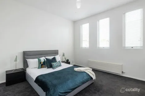 Property photo of 15 Atkinson Close Windsor VIC 3181