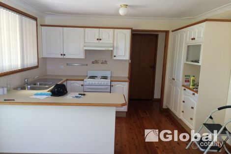 Property photo of 4 Tanunda Close Holmesville NSW 2286