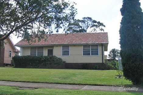 8 Lawford St, Greenacre, NSW 2190