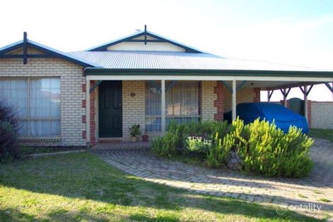 Property photo of 2 Biloxie Place Warnbro WA 6169