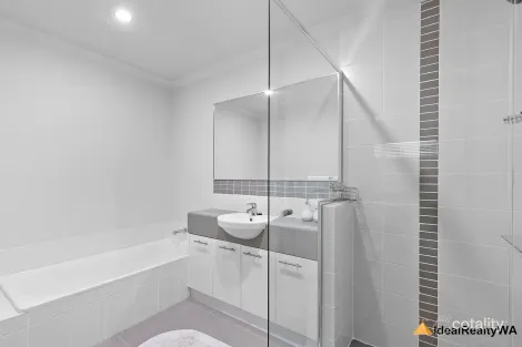 Property photo of 5/28-32 Noalimba Crescent Bateman WA 6150