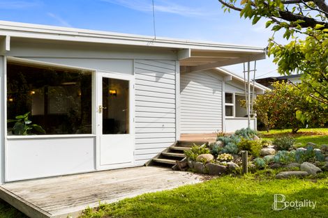 Property photo of 15 Belhaven Avenue Taroona TAS 7053