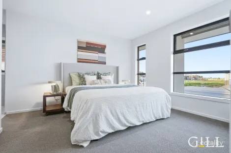 Property photo of 5 Comice Road Cranbourne East VIC 3977