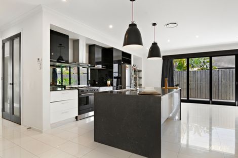 Property photo of 10 Grasslands Street Yarrabilba QLD 4207