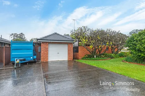 Property photo of 4 Summerfield Circuit Cambridge Gardens NSW 2747