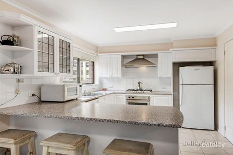 Property photo of 18 Peachwood Rise Doncaster East VIC 3109