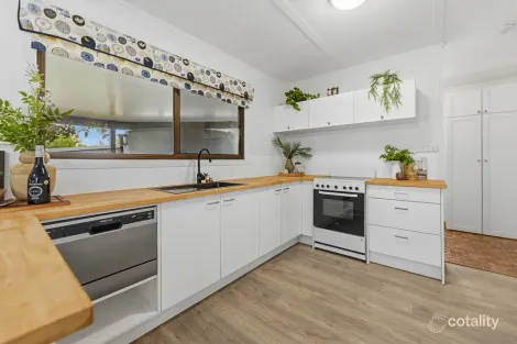 Property photo of 18 The Crescent Toorbul QLD 4510