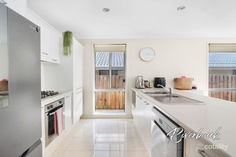 Property photo of 31 Blue View Terrace Glenmore Park NSW 2745