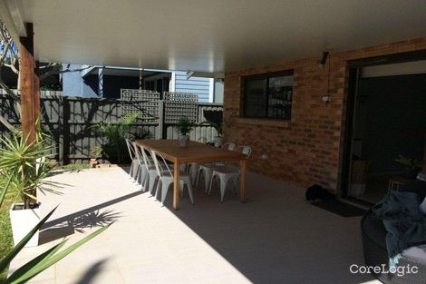 Property photo of 2/23 Chainey Avenue Miami QLD 4220