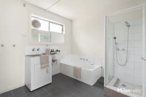 Property photo of 4/45 St Elmo Road Ivanhoe VIC 3079