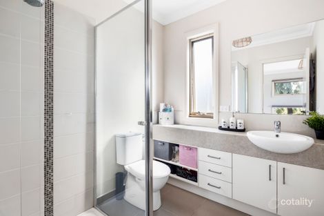 Property photo of 2 Thernholme Crescent Doreen VIC 3754