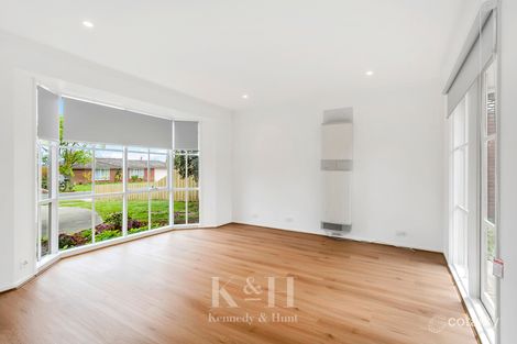 Property photo of 10 The Boulevard Gisborne VIC 3437