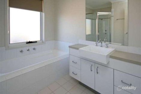 Property photo of 2 Thornton Road Elderslie NSW 2570