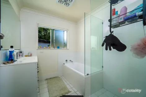 Property photo of 4 Baker Place Armidale NSW 2350