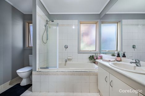 Property photo of 982 Waverley Road Wheelers Hill VIC 3150