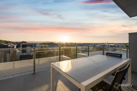 Property photo of 5103 Point Drive Hope Island QLD 4212