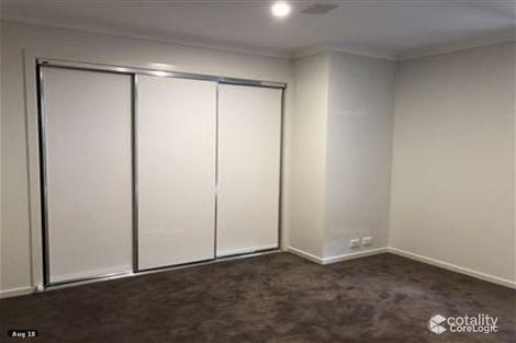 14 Fouz St, Roxburgh Park, VIC 3064