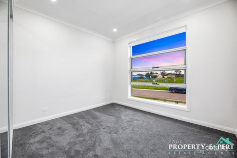 Property photo of 22 April Crescent Grantham Farm NSW 2765