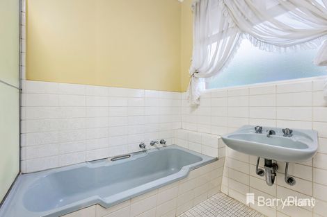 Property photo of 1 Skye Court Glen Waverley VIC 3150