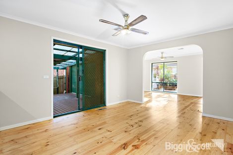 Property photo of 11 Palm Way Narre Warren South VIC 3805