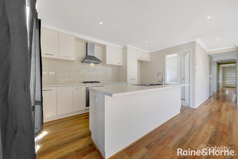 Property photo of 13 Raspberry Way Kurunjang VIC 3337