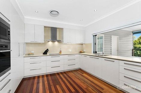 Property photo of 30 Lade Street Coorparoo QLD 4151