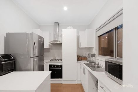 Property photo of 2/98 Tamarind Crescent Werribee VIC 3030