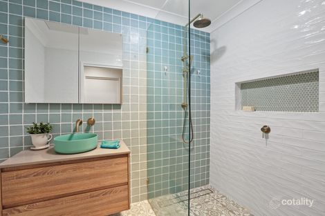 Property photo of 46 Illabunda Crescent Koonawarra NSW 2530