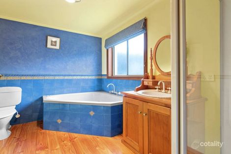 Property photo of 11 Swallows Close Mornington VIC 3931