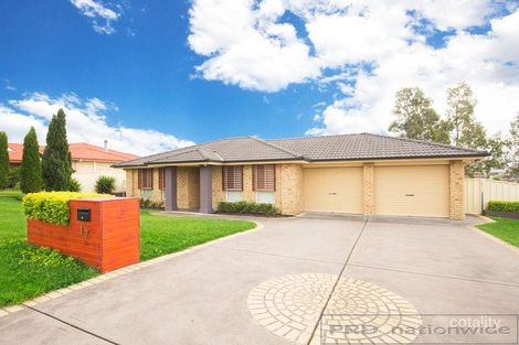 17 Peppertree Cct, Aberglasslyn, NSW 2320