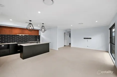 Property photo of 17 Benjamen Crescent Nirimba QLD 4551