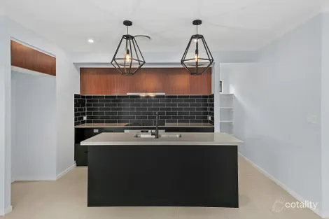 Property photo of 17 Benjamen Crescent Nirimba QLD 4551