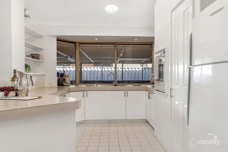 Property photo of 6 Parkway Gardens Parmelia WA 6167