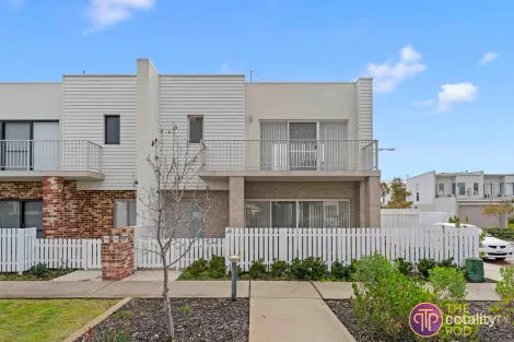 Property photo of 19 Catseye Walk Treeby WA 6164