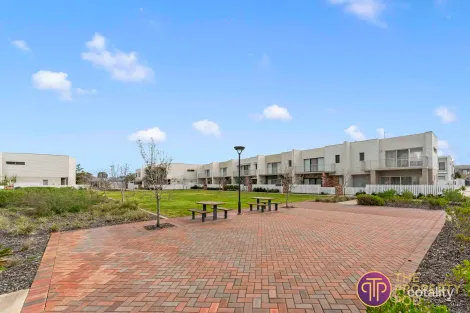 Property photo of 19 Catseye Walk Treeby WA 6164