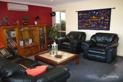 Property photo of 12 Cambridge Crescent Forest Lake QLD 4078