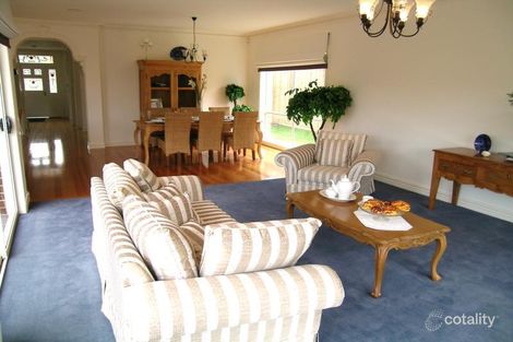 Property photo of 10 Highgate Way Rowville VIC 3178